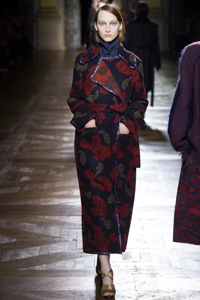 Look 13
